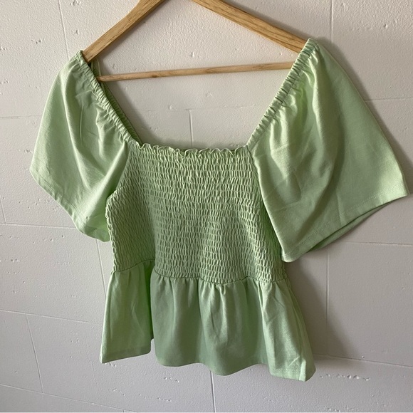 Cropped Top with Rushing and Flounce Sleeves - Picture 5 of 7